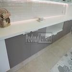 Cozinha em quartzo branco